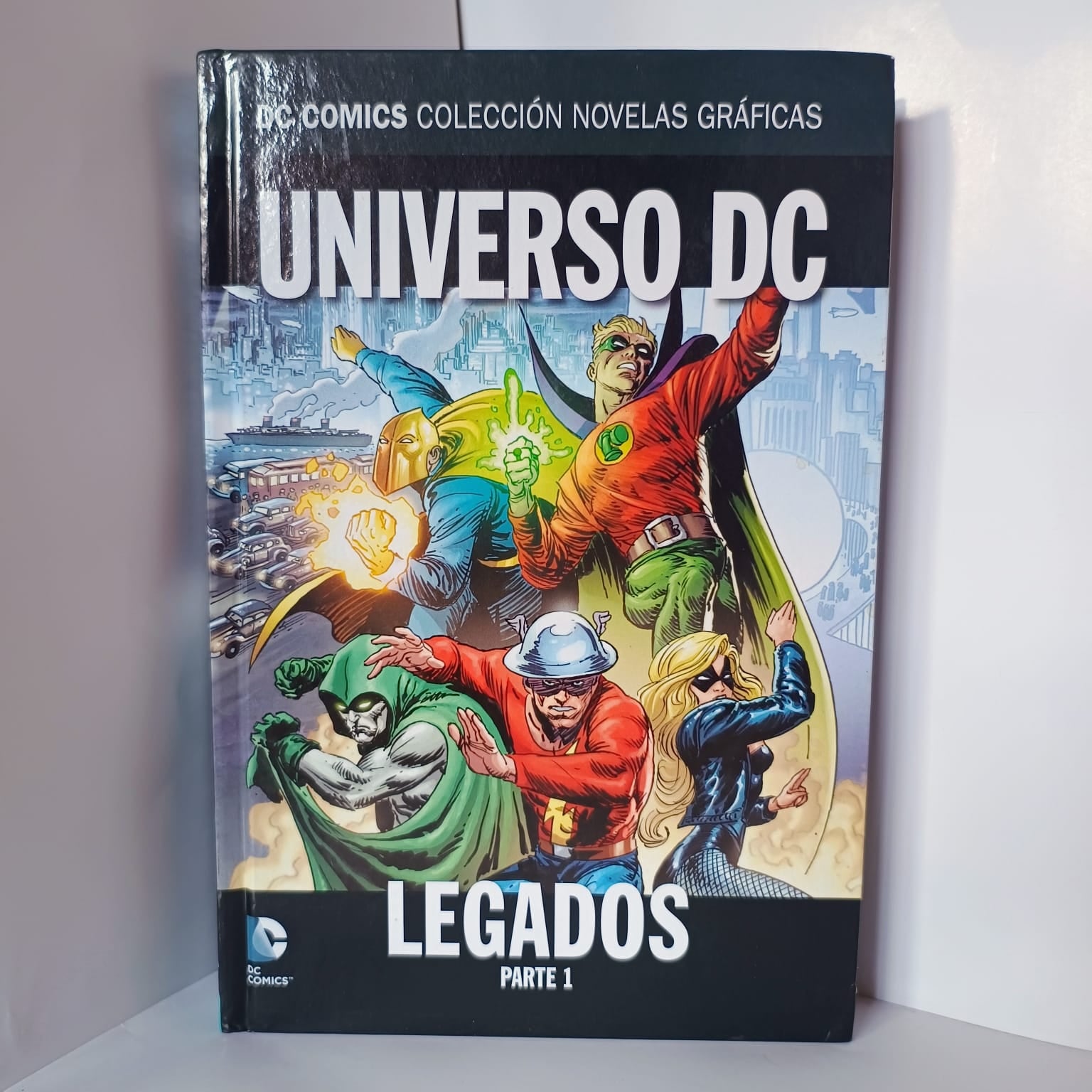 Libro universo DC: Legados - Parte1